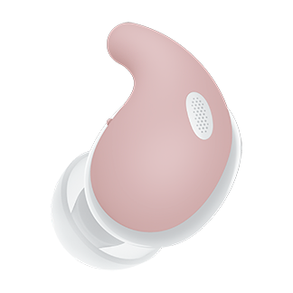 Beli umetak za uvo LinkBuds Fit sa roze ušnim držačem.