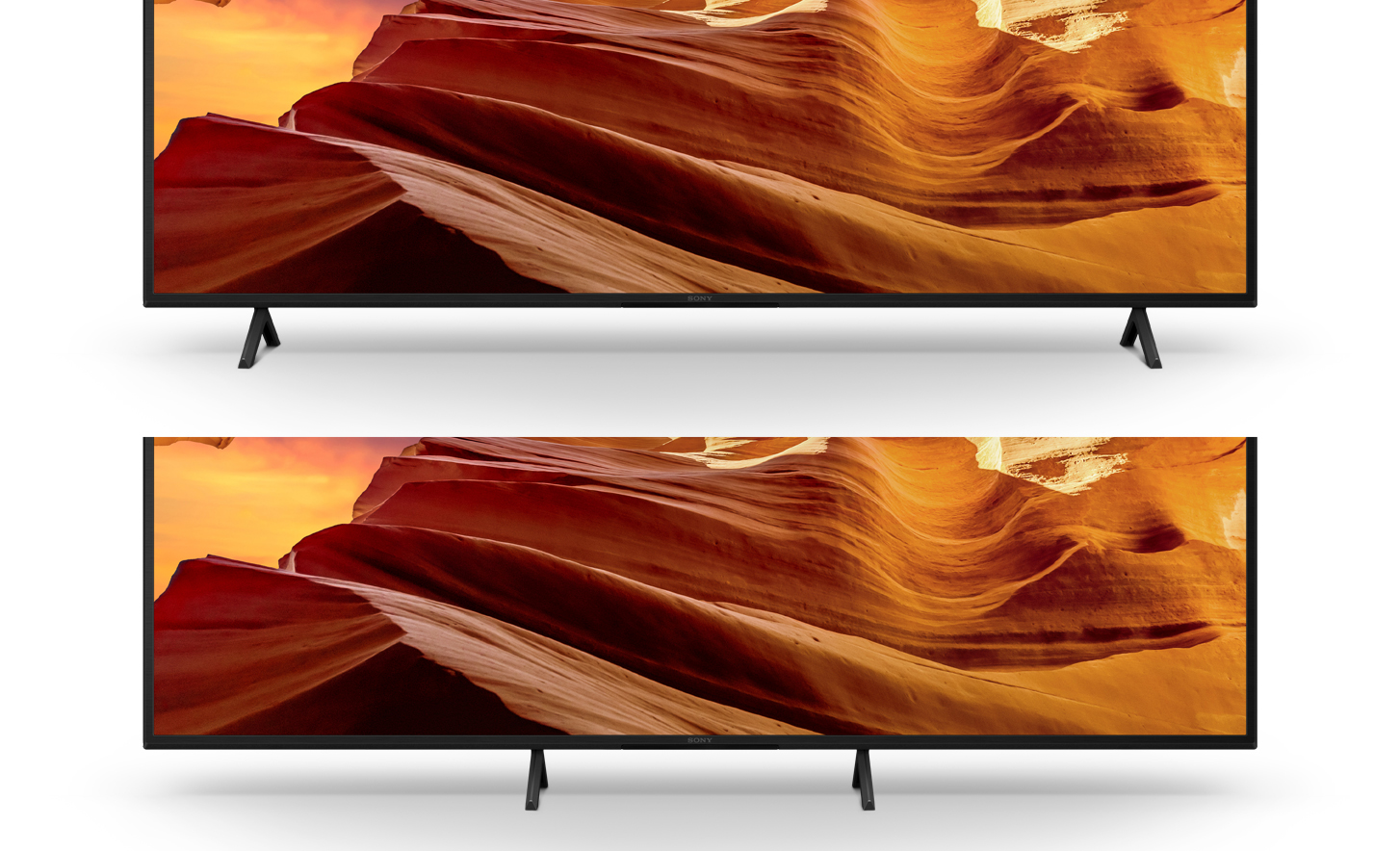 Dve slike TV uređaja sa širom postavkom postolja prikazanom gore i užom postavkom postolja prikazanom dole sa slikama stenovitog pejzaža na ekranu